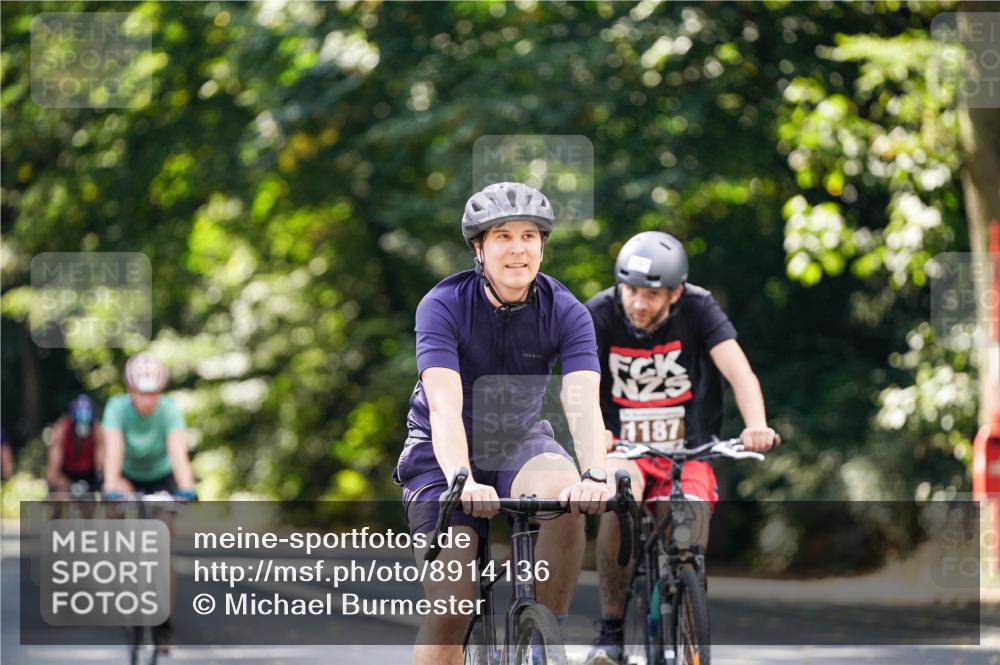 14.09.2025 - Stadtparktriathlon Michael Burmester http://msf.ph/oto/8914136 14.09.2025 12:25:08 Radfahren 1150, 1163, 1182, 1187, 1208, 1255, 1307 meine-sportfotos.de