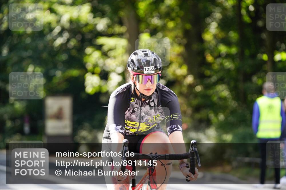 14.09.2025 - Stadtparktriathlon Michael Burmester http://msf.ph/oto/8914145 14.09.2025 12:25:16 Radfahren 1148, 1163, 1208, 1255, 1307 meine-sportfotos.de
