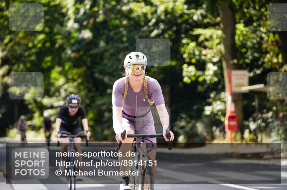 14.09.2025 - Stadtparktriathlon Michael Burmester http://msf.ph/oto/8914151 14.09.2025 12:25:30 Radfahren 1139, 1224, 1274, 1300, 1310 meine-sportfotos.de