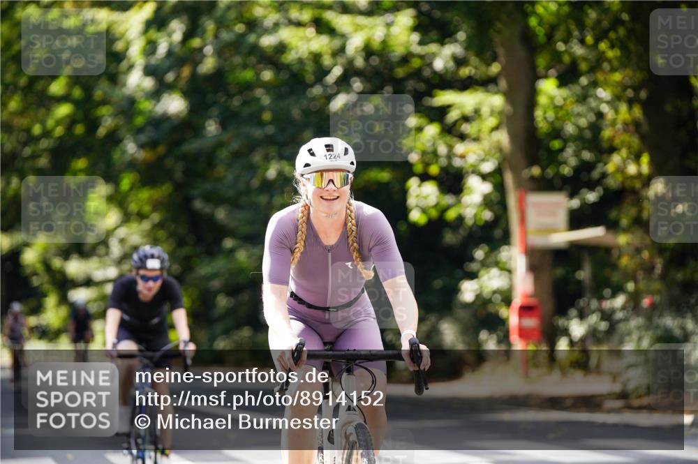 14.09.2025 - Stadtparktriathlon Michael Burmester http://msf.ph/oto/8914152 14.09.2025 12:25:30 Radfahren 1139, 1224, 1274, 1300, 1310 meine-sportfotos.de