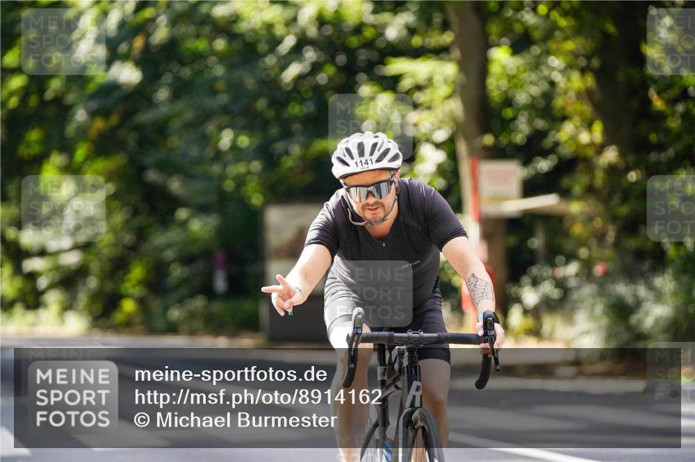 14.09.2025 - Stadtparktriathlon Michael Burmester http://msf.ph/oto/8914162 14.09.2025 12:25:42 Radfahren 1081, 1141, 1144, 1170, 1229, 1245, 1247, 1274, 1300 meine-sportfotos.de