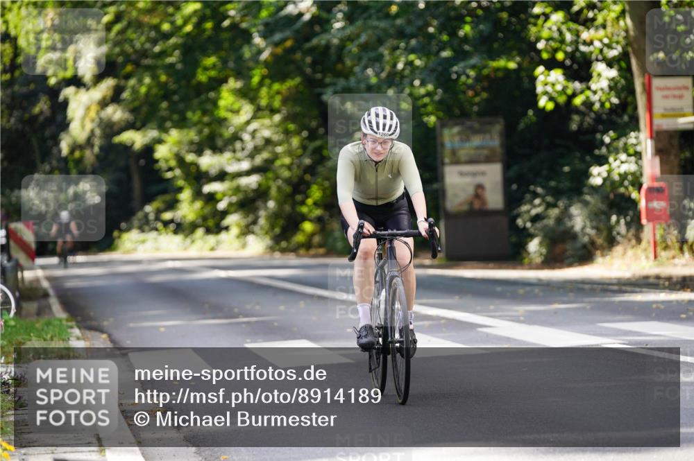 14.09.2025 - Stadtparktriathlon Michael Burmester http://msf.ph/oto/8914189 14.09.2025 12:26:07 Radfahren 1149, 1260, 1297, 1304 meine-sportfotos.de