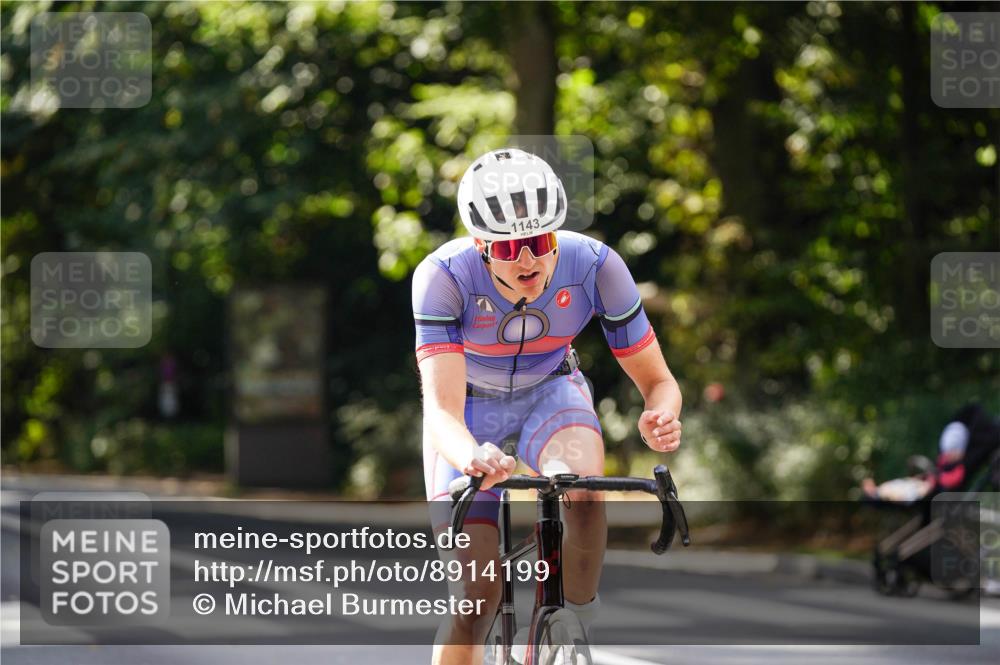 14.09.2025 - Stadtparktriathlon Michael Burmester http://msf.ph/oto/8914199 14.09.2025 12:26:32 Radfahren 1143 meine-sportfotos.de