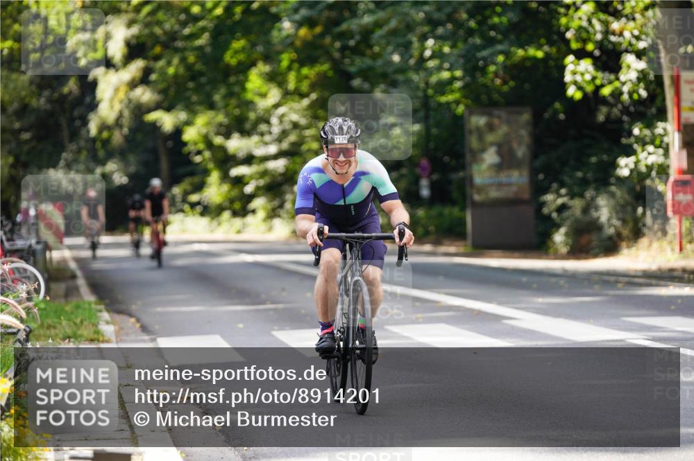14.09.2025 - Stadtparktriathlon Michael Burmester http://msf.ph/oto/8914201 14.09.2025 12:26:47 Radfahren 1128, 1160, 1280, 1314 meine-sportfotos.de