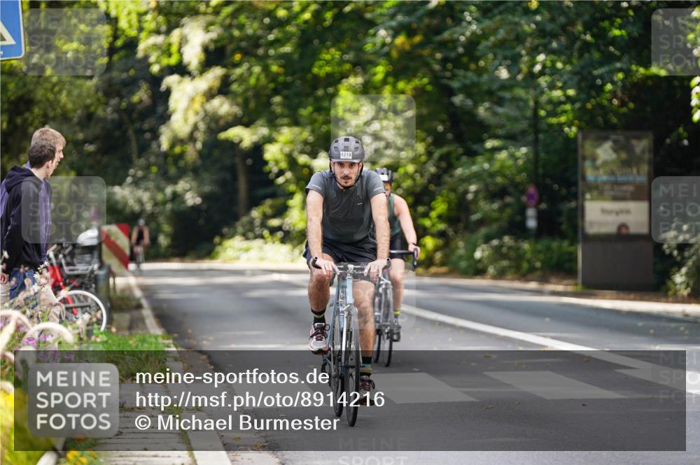 14.09.2025 - Stadtparktriathlon Michael Burmester http://msf.ph/oto/8914216 14.09.2025 12:27:03 Radfahren 1189, 1218, 1250, 1303 meine-sportfotos.de