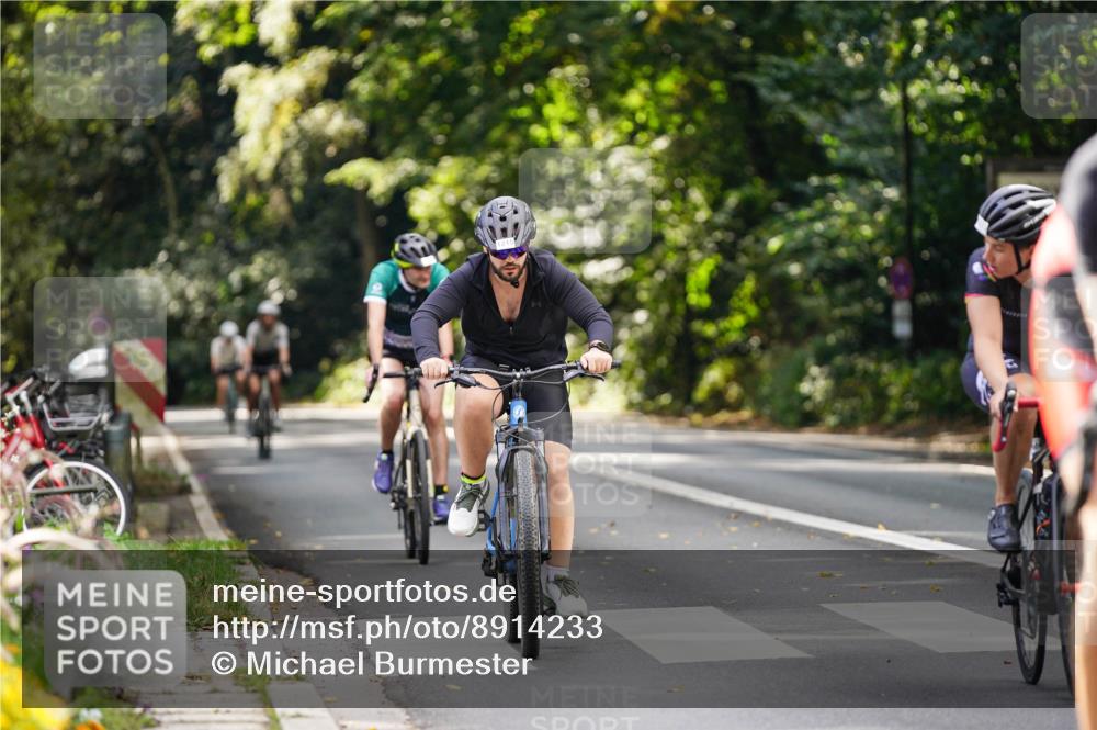 14.09.2025 - Stadtparktriathlon Michael Burmester http://msf.ph/oto/8914233 14.09.2025 12:27:32 Radfahren 1155, 1200, 1215, 1223, 1252 meine-sportfotos.de