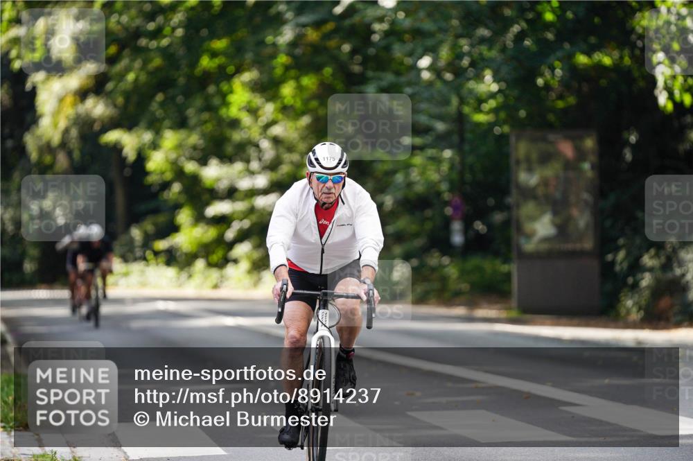 14.09.2025 - Stadtparktriathlon Michael Burmester http://msf.ph/oto/8914237 14.09.2025 12:27:52 Radfahren 1123, 1137, 1175, 1286 meine-sportfotos.de