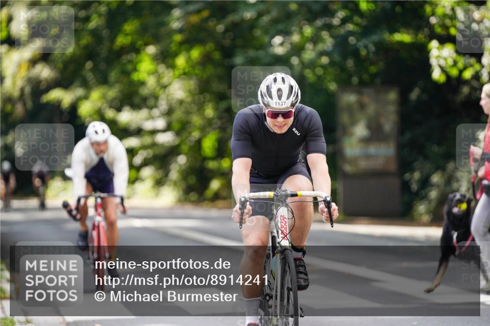 14.09.2025 - Stadtparktriathlon Michael Burmester http://msf.ph/oto/8914241 14.09.2025 12:27:57 Radfahren 1123, 1137, 1175 meine-sportfotos.de