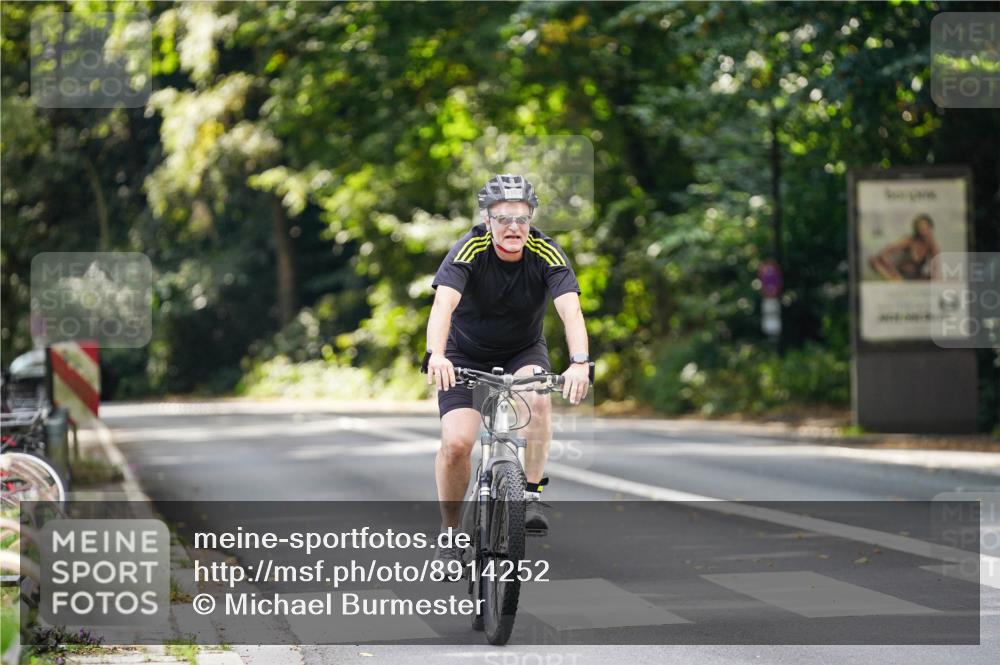 14.09.2025 - Stadtparktriathlon Michael Burmester http://msf.ph/oto/8914252 14.09.2025 12:28:30 Radfahren 1122, 1169 meine-sportfotos.de