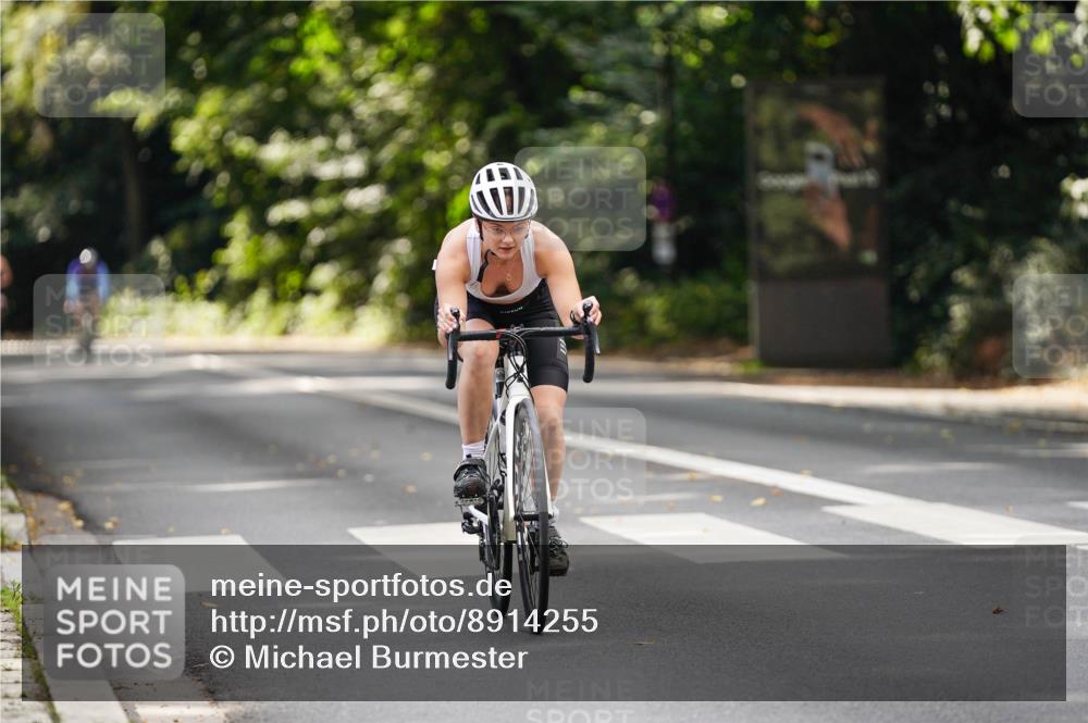 14.09.2025 - Stadtparktriathlon Michael Burmester http://msf.ph/oto/8914255 14.09.2025 12:28:45 Radfahren 1299 meine-sportfotos.de