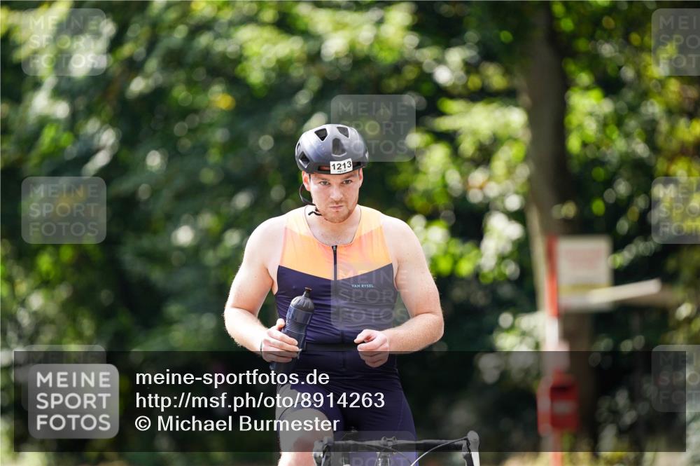 14.09.2025 - Stadtparktriathlon Michael Burmester http://msf.ph/oto/8914263 14.09.2025 12:28:56 Radfahren 1142, 1151, 1213, 1264, 1315 meine-sportfotos.de