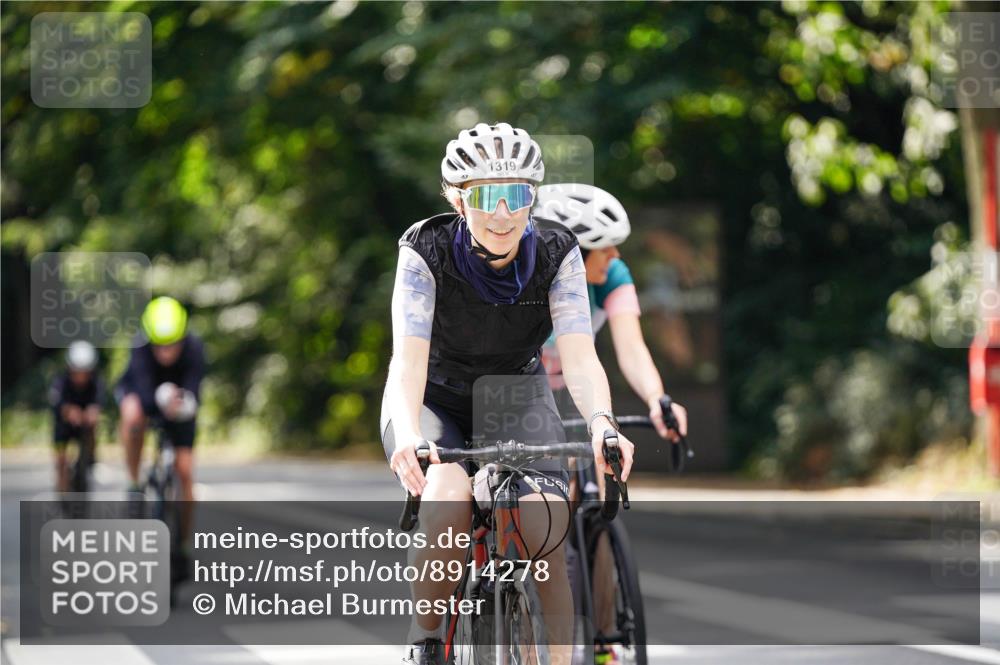 14.09.2025 - Stadtparktriathlon Michael Burmester http://msf.ph/oto/8914278 14.09.2025 12:29:10 Radfahren 1142, 1157, 1219, 1257, 1292, 1293, 1319 meine-sportfotos.de