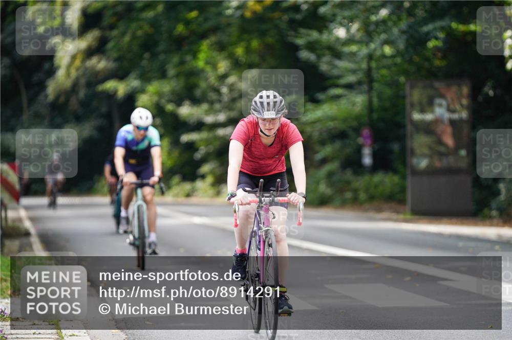 14.09.2025 - Stadtparktriathlon Michael Burmester http://msf.ph/oto/8914291 14.09.2025 12:29:42 Radfahren 1204, 1258, 1298, 1311 meine-sportfotos.de