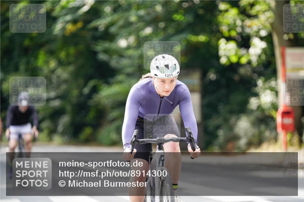 14.09.2025 - Stadtparktriathlon Michael Burmester http://msf.ph/oto/8914300 14.09.2025 12:29:50 Radfahren 1134, 1183, 1204, 1241, 1258, 1298, 1311, 1316 meine-sportfotos.de