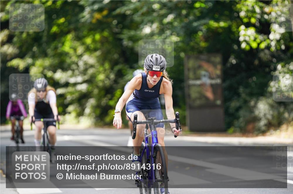 14.09.2025 - Stadtparktriathlon Michael Burmester http://msf.ph/oto/8914316 14.09.2025 12:30:07 Radfahren 1180, 1192, 1248, 1273, 1308 meine-sportfotos.de