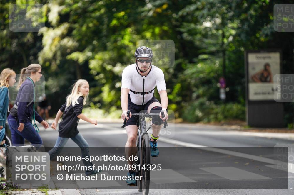 14.09.2025 - Stadtparktriathlon Michael Burmester http://msf.ph/oto/8914325 14.09.2025 12:30:23 Radfahren 1145, 1184 meine-sportfotos.de
