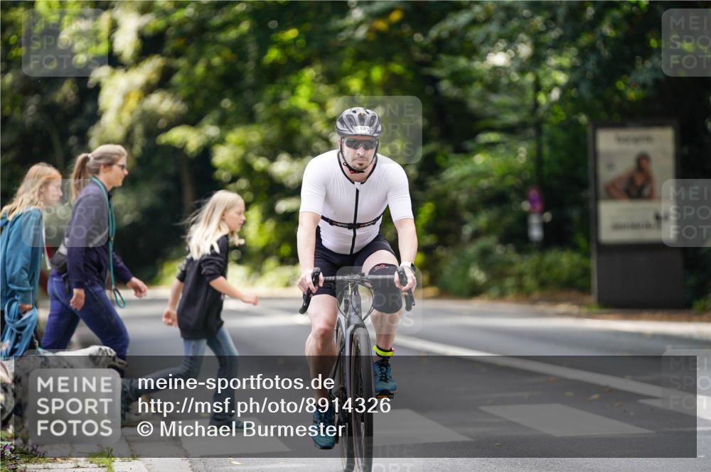 14.09.2025 - Stadtparktriathlon Michael Burmester http://msf.ph/oto/8914326 14.09.2025 12:30:24 Radfahren 1145, 1184, 1290 meine-sportfotos.de