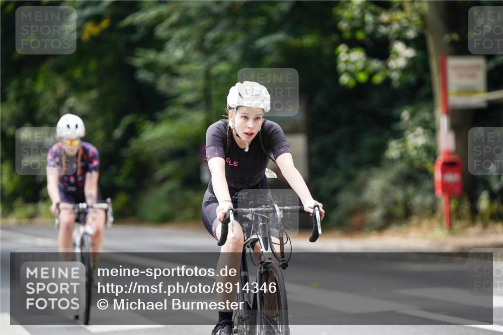 14.09.2025 - Stadtparktriathlon Michael Burmester http://msf.ph/oto/8914346 14.09.2025 12:30:53 Radfahren 1237, 1251, 1263, 1278, 1288, 1295, 1321 meine-sportfotos.de