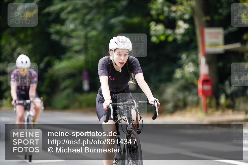 14.09.2025 - Stadtparktriathlon Michael Burmester http://msf.ph/oto/8914347 14.09.2025 12:30:53 Radfahren 1237, 1251, 1263, 1278, 1288, 1295, 1321 meine-sportfotos.de
