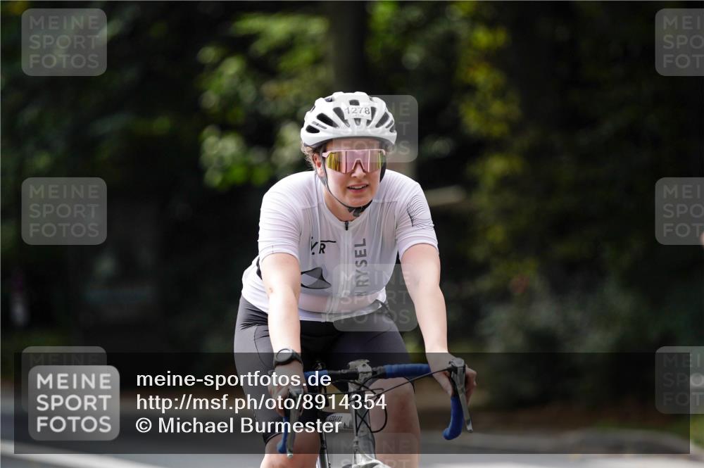 14.09.2025 - Stadtparktriathlon Michael Burmester http://msf.ph/oto/8914354 14.09.2025 12:30:57 Radfahren 1237, 1251, 1263, 1278, 1288, 1295, 1321 meine-sportfotos.de