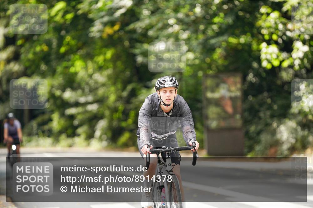 14.09.2025 - Stadtparktriathlon Michael Burmester http://msf.ph/oto/8914378 14.09.2025 12:31:49 Radfahren 1222, 1232, 1281 meine-sportfotos.de