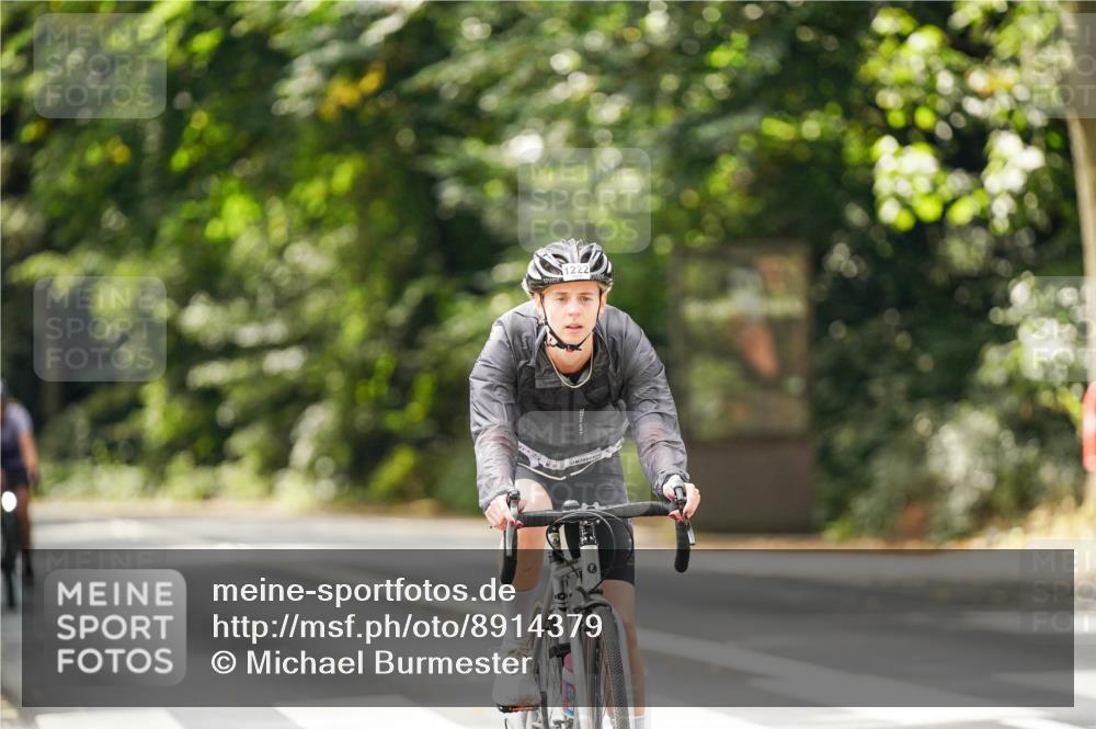 14.09.2025 - Stadtparktriathlon Michael Burmester http://msf.ph/oto/8914379 14.09.2025 12:31:49 Radfahren 1222, 1232, 1281 meine-sportfotos.de