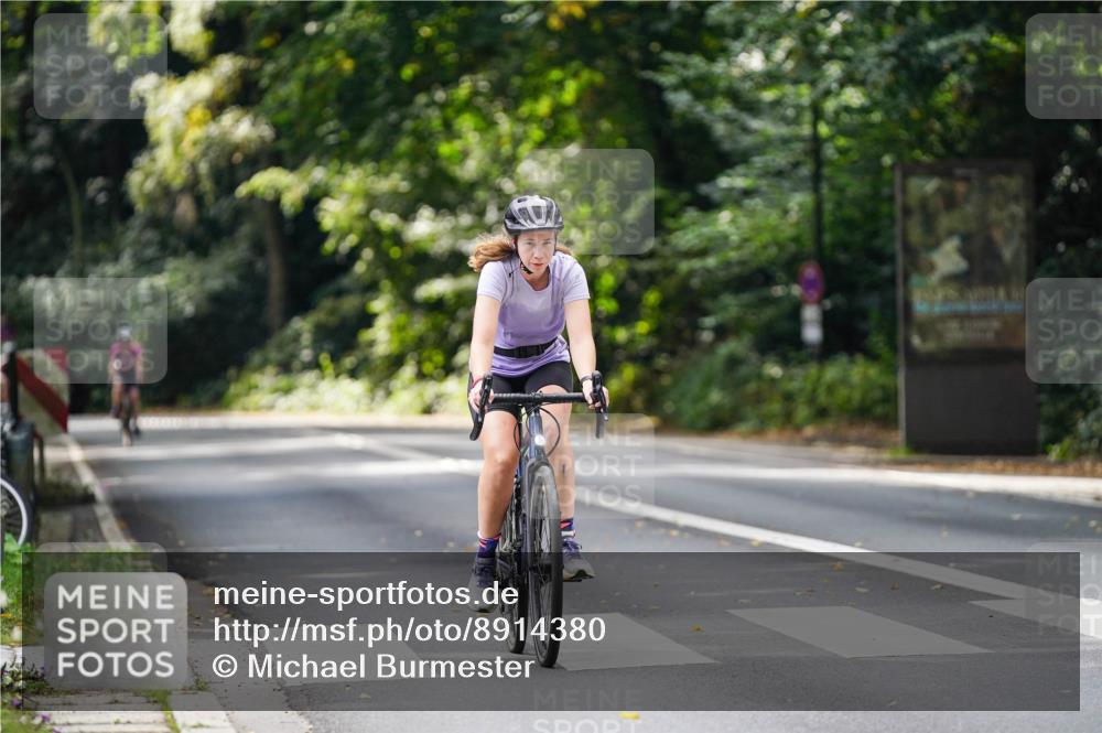 14.09.2025 - Stadtparktriathlon Michael Burmester http://msf.ph/oto/8914380 14.09.2025 12:31:52 Radfahren 1222, 1232 meine-sportfotos.de