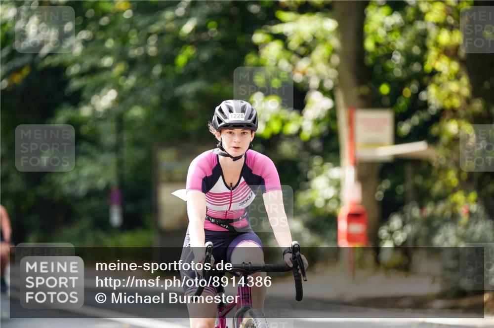 14.09.2025 - Stadtparktriathlon Michael Burmester http://msf.ph/oto/8914386 14.09.2025 12:32:03 Radfahren 1228, 1268, 1301 meine-sportfotos.de