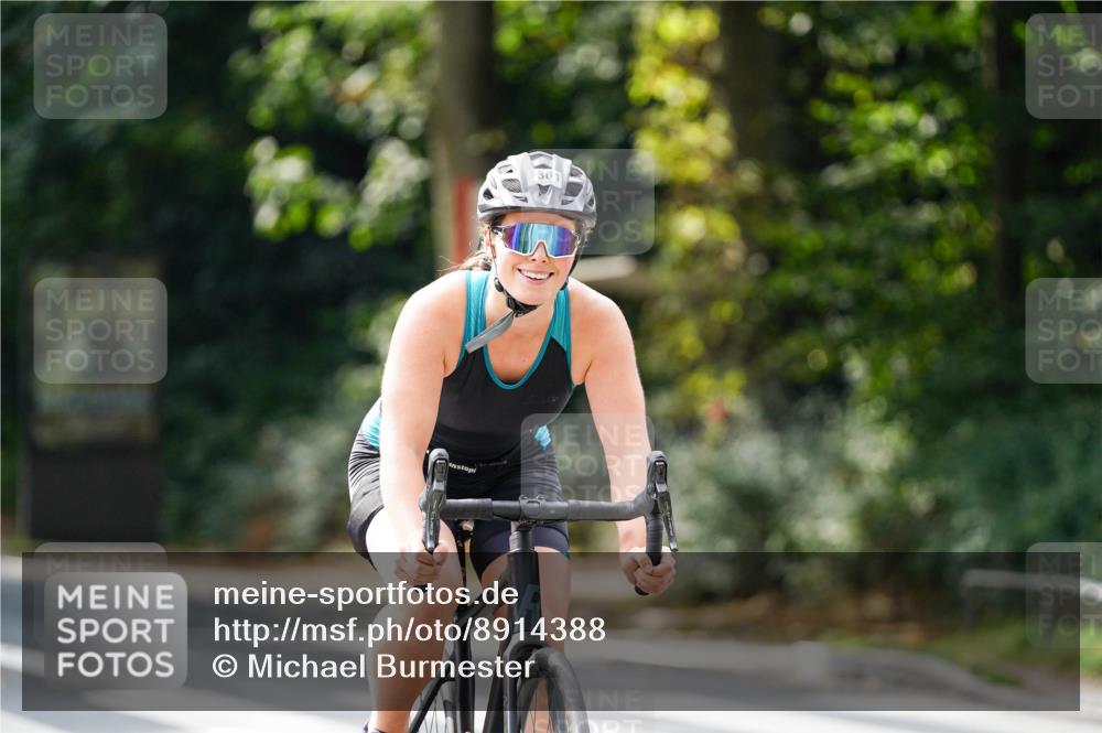 14.09.2025 - Stadtparktriathlon Michael Burmester http://msf.ph/oto/8914388 14.09.2025 12:32:06 Radfahren 1228, 1268, 1301 meine-sportfotos.de