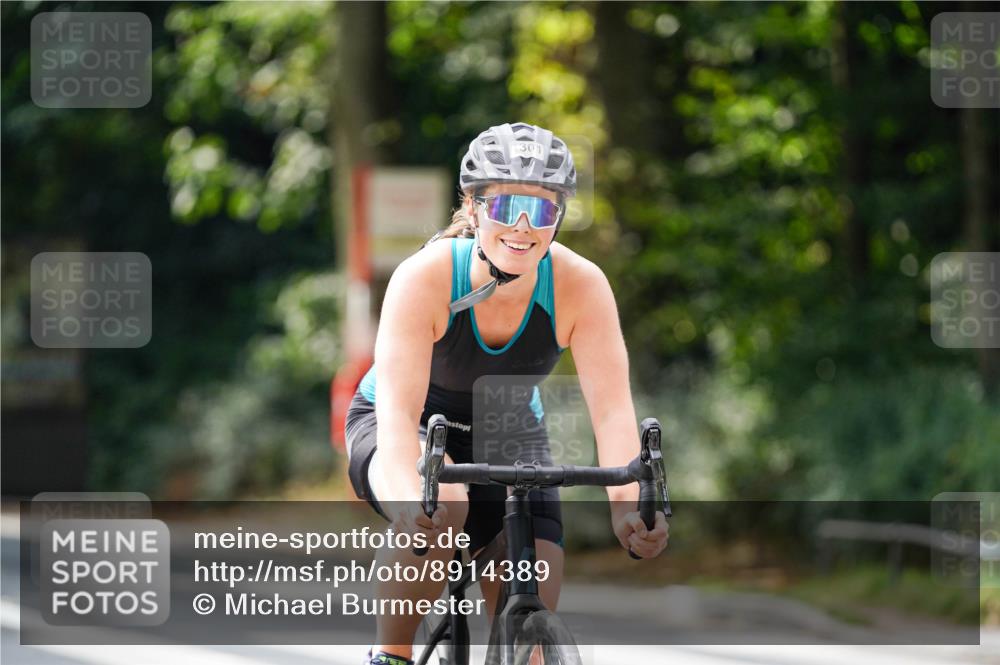 14.09.2025 - Stadtparktriathlon Michael Burmester http://msf.ph/oto/8914389 14.09.2025 12:32:06 Radfahren 1228, 1268, 1301 meine-sportfotos.de