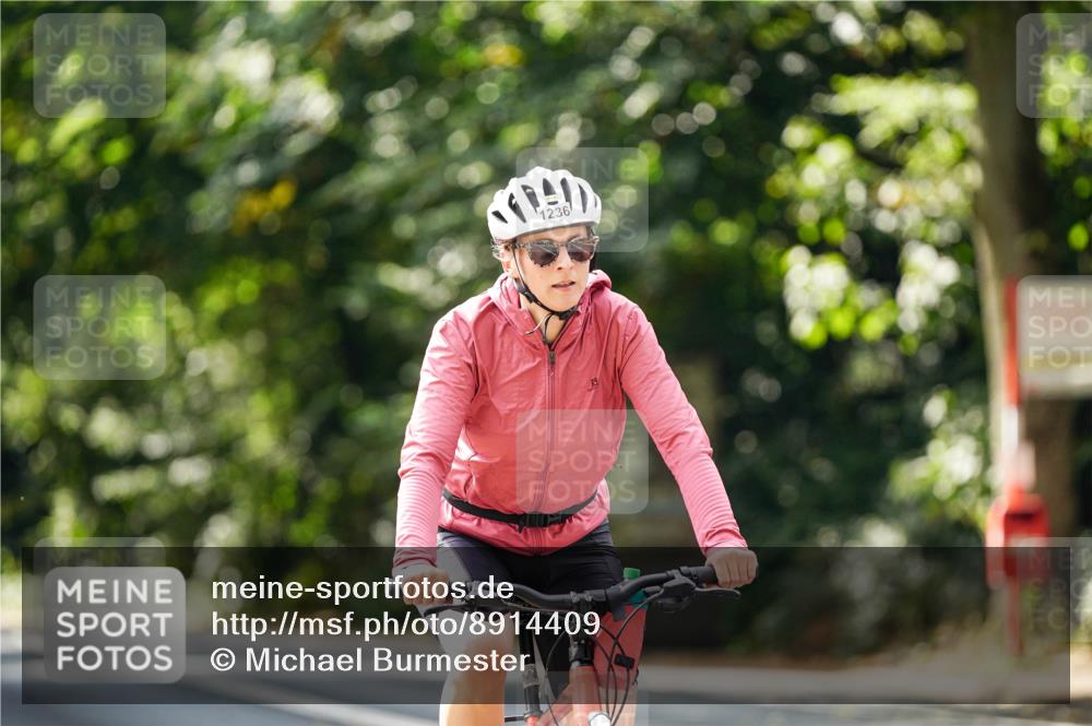 14.09.2025 - Stadtparktriathlon Michael Burmester http://msf.ph/oto/8914409 14.09.2025 12:32:33 Radfahren 1153, 1158, 1236, 1239, 1261, 1285, 1309 meine-sportfotos.de