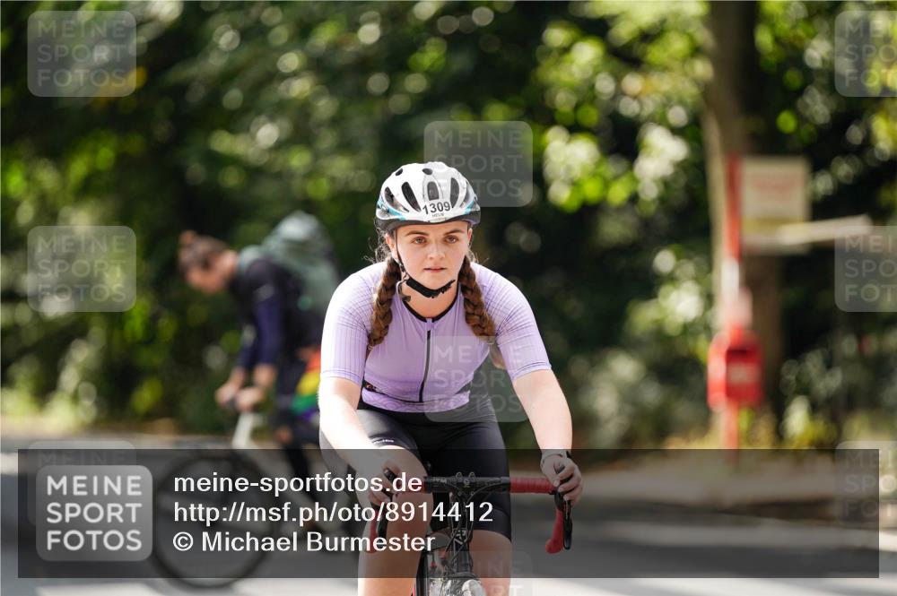 14.09.2025 - Stadtparktriathlon Michael Burmester http://msf.ph/oto/8914412 14.09.2025 12:32:40 Radfahren 1309 meine-sportfotos.de