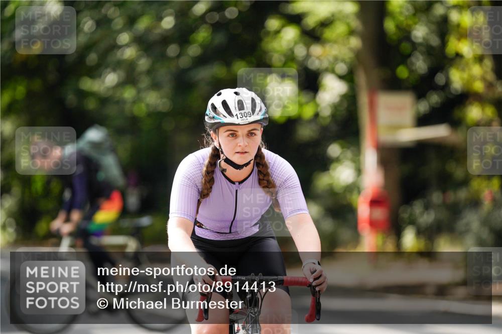 14.09.2025 - Stadtparktriathlon Michael Burmester http://msf.ph/oto/8914413 14.09.2025 12:32:40 Radfahren 1309 meine-sportfotos.de
