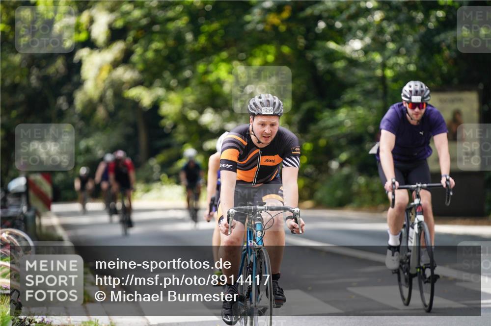 14.09.2025 - Stadtparktriathlon Michael Burmester http://msf.ph/oto/8914417 14.09.2025 12:32:54 Radfahren 1163, 1202, 1210, 1249, 1274, 1306 meine-sportfotos.de