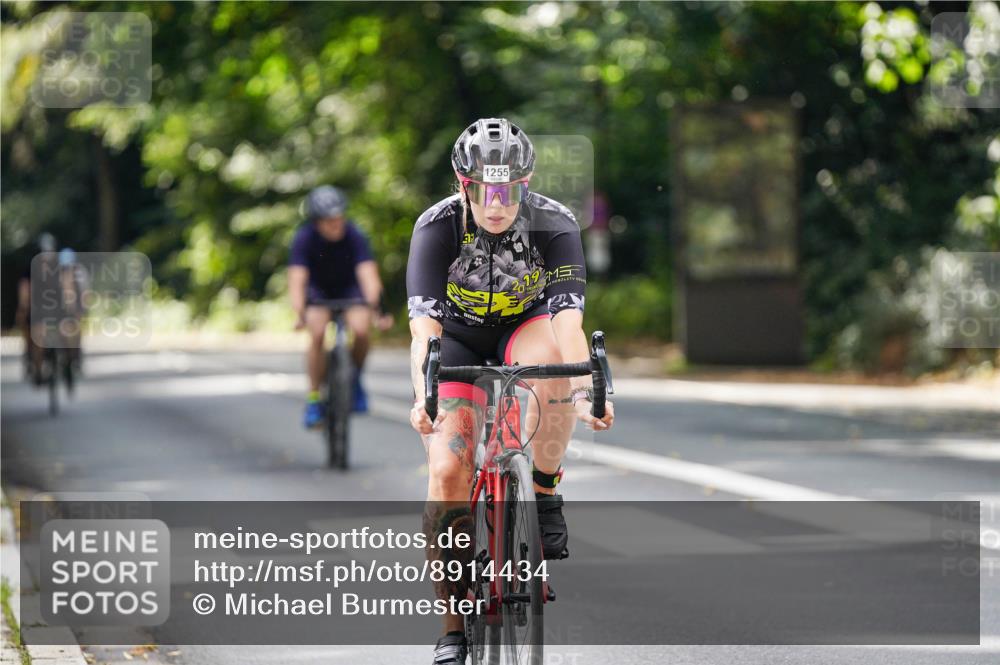 14.09.2025 - Stadtparktriathlon Michael Burmester http://msf.ph/oto/8914434 14.09.2025 12:33:13 Radfahren 1148, 1150, 1156, 1224, 1245, 1247, 1255, 1287 meine-sportfotos.de