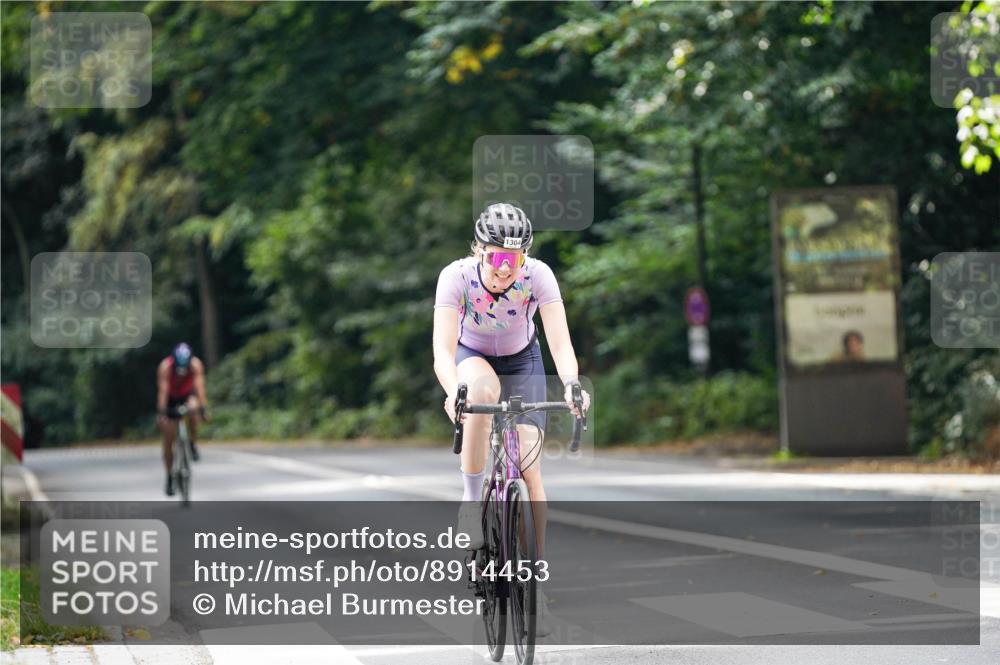 14.09.2025 - Stadtparktriathlon Michael Burmester http://msf.ph/oto/8914453 14.09.2025 12:33:55 Radfahren 1208, 1246, 1260, 1276, 1297, 1304 meine-sportfotos.de