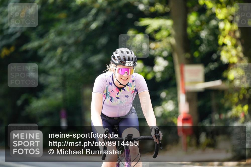 14.09.2025 - Stadtparktriathlon Michael Burmester http://msf.ph/oto/8914455 14.09.2025 12:33:56 Radfahren 1208, 1246, 1260, 1276, 1297, 1304 meine-sportfotos.de