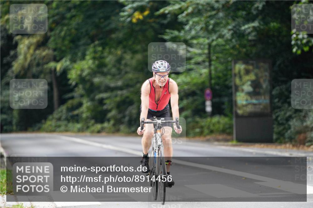 14.09.2025 - Stadtparktriathlon Michael Burmester http://msf.ph/oto/8914456 14.09.2025 12:34:00 Radfahren 1208, 1260, 1297, 1304 meine-sportfotos.de