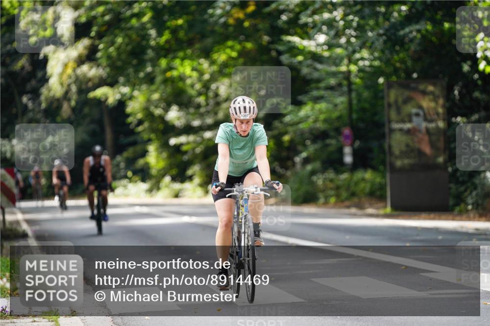 14.09.2025 - Stadtparktriathlon Michael Burmester http://msf.ph/oto/8914469 14.09.2025 12:34:36 Radfahren 1126, 1250, 1307 meine-sportfotos.de