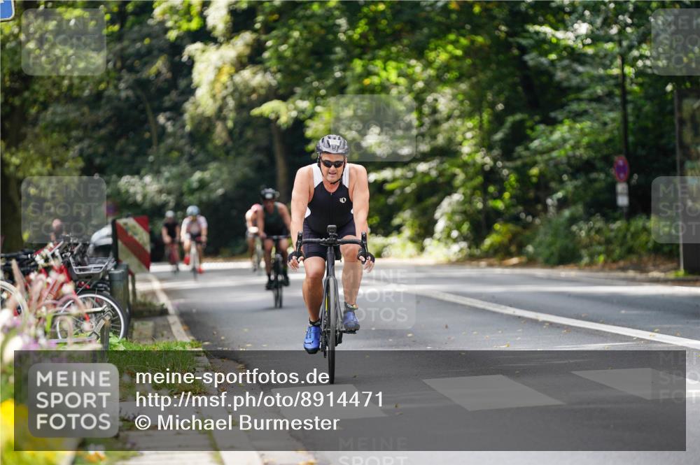 14.09.2025 - Stadtparktriathlon Michael Burmester http://msf.ph/oto/8914471 14.09.2025 12:34:39 Radfahren 1126, 1250, 1307 meine-sportfotos.de