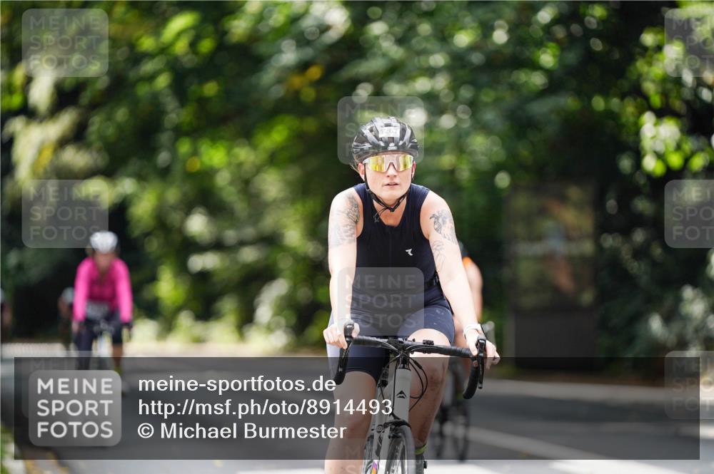 14.09.2025 - Stadtparktriathlon Michael Burmester http://msf.ph/oto/8914493 14.09.2025 12:35:29 Radfahren 1267, 1275, 1303, 1385, 1411 meine-sportfotos.de