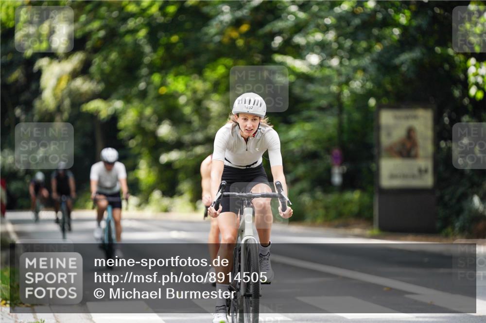 14.09.2025 - Stadtparktriathlon Michael Burmester http://msf.ph/oto/8914505 14.09.2025 12:35:42 Radfahren 1218, 1252, 1296, 1385, 1391, 1400, 1415 meine-sportfotos.de
