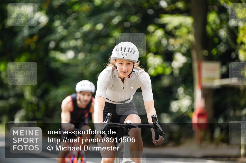 14.09.2025 - Stadtparktriathlon Michael Burmester http://msf.ph/oto/8914506 14.09.2025 12:35:42 Radfahren 1218, 1252, 1296, 1385, 1391, 1400, 1415 meine-sportfotos.de