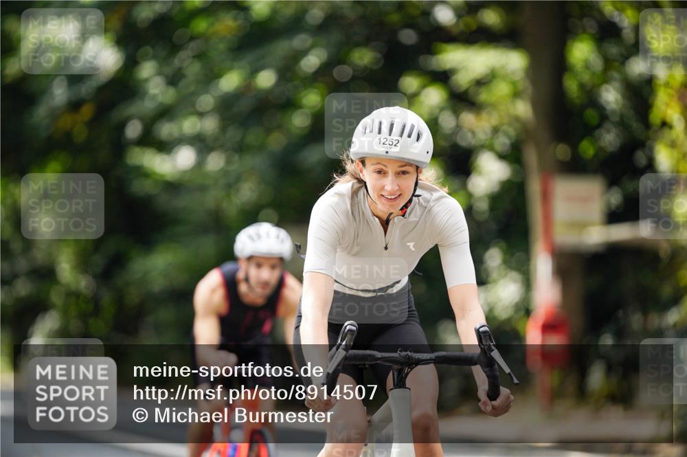 14.09.2025 - Stadtparktriathlon Michael Burmester http://msf.ph/oto/8914507 14.09.2025 12:35:42 Radfahren 1218, 1252, 1296, 1385, 1391, 1400, 1415 meine-sportfotos.de