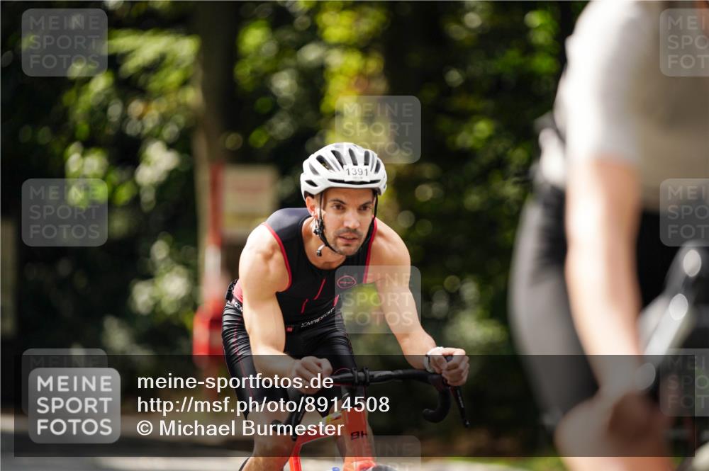 14.09.2025 - Stadtparktriathlon Michael Burmester http://msf.ph/oto/8914508 14.09.2025 12:35:43 Radfahren 1218, 1244, 1252, 1296, 1385, 1391, 1400, 1415 meine-sportfotos.de