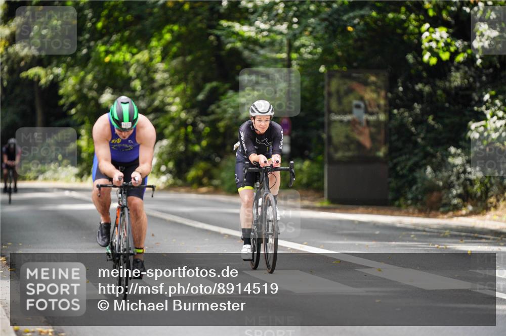 14.09.2025 - Stadtparktriathlon Michael Burmester http://msf.ph/oto/8914519 14.09.2025 12:35:58 Radfahren 1292, 1355, 1373, 1399 meine-sportfotos.de