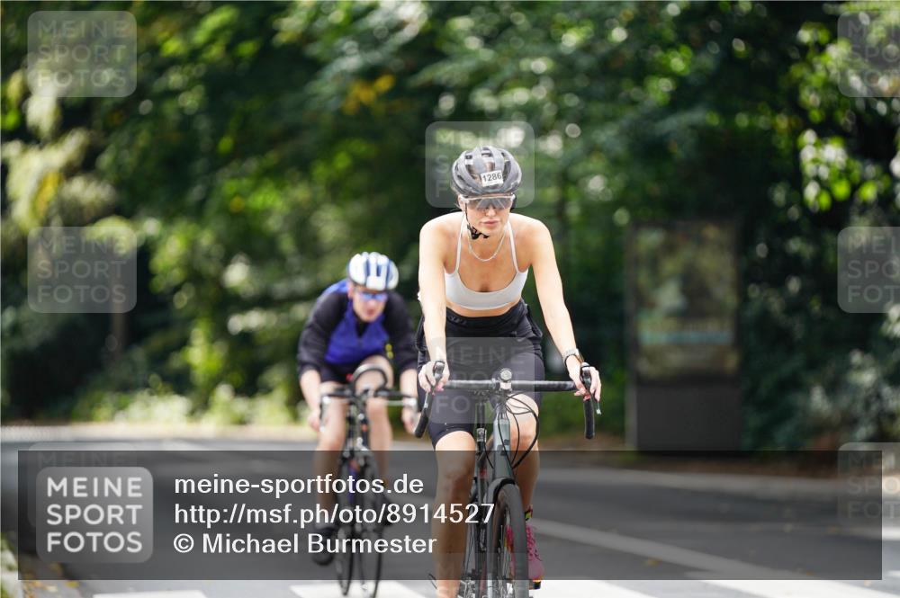 14.09.2025 - Stadtparktriathlon Michael Burmester http://msf.ph/oto/8914527 14.09.2025 12:36:06 Radfahren 1176, 1286, 1399 meine-sportfotos.de