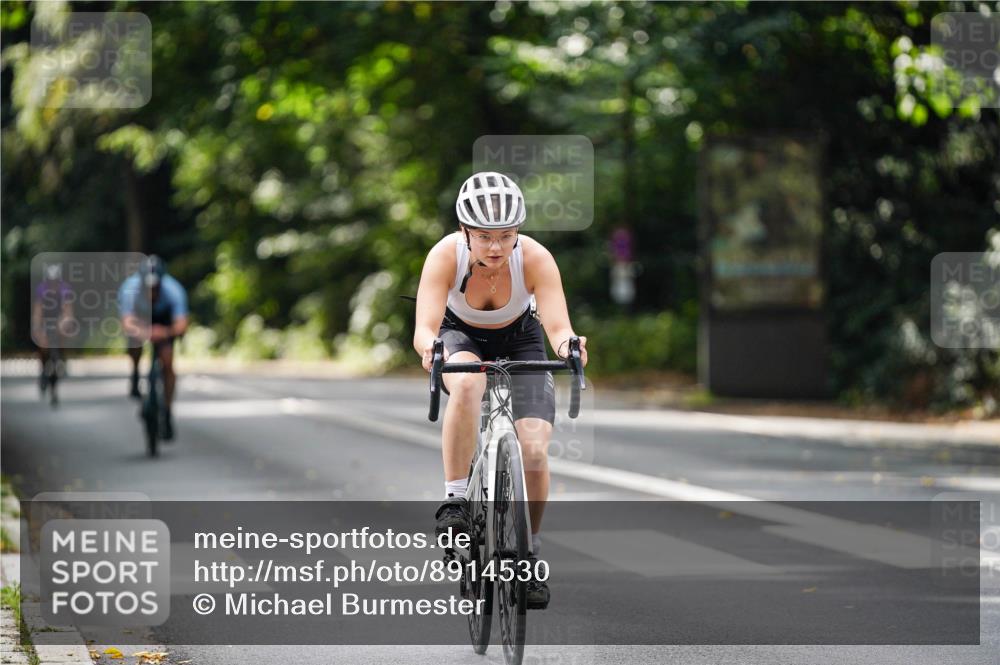14.09.2025 - Stadtparktriathlon Michael Burmester http://msf.ph/oto/8914530 14.09.2025 12:36:16 Radfahren 1299, 1339, 1352 meine-sportfotos.de