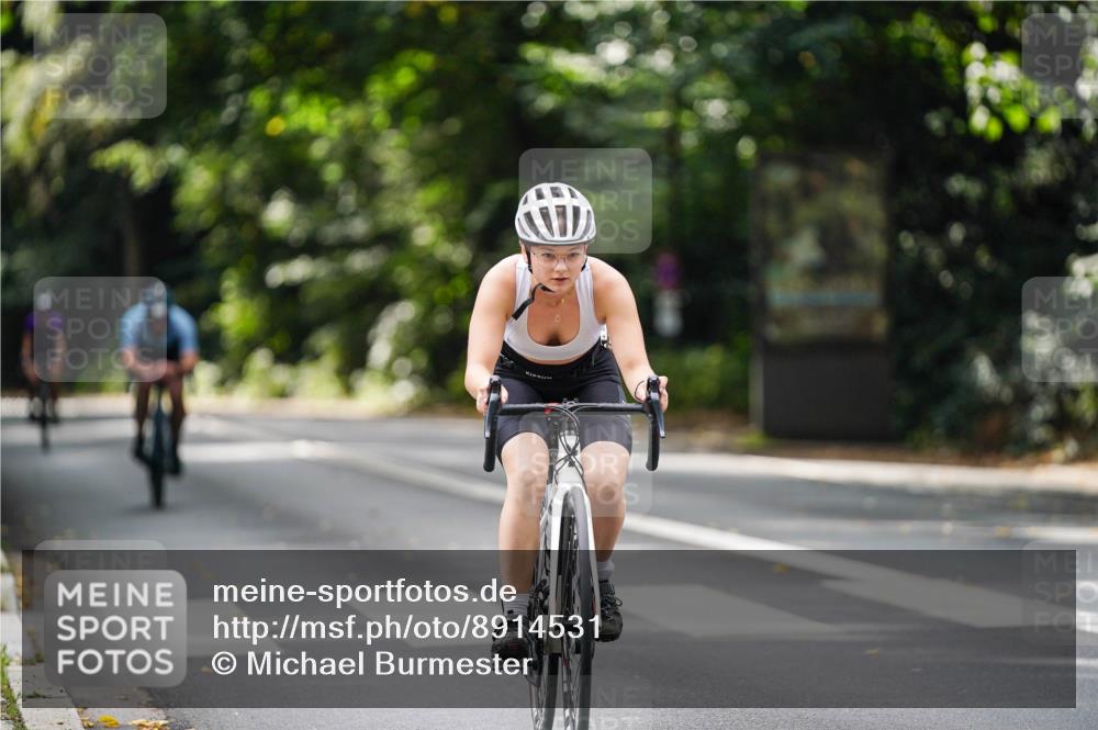 14.09.2025 - Stadtparktriathlon Michael Burmester http://msf.ph/oto/8914531 14.09.2025 12:36:16 Radfahren 1299, 1339, 1352 meine-sportfotos.de