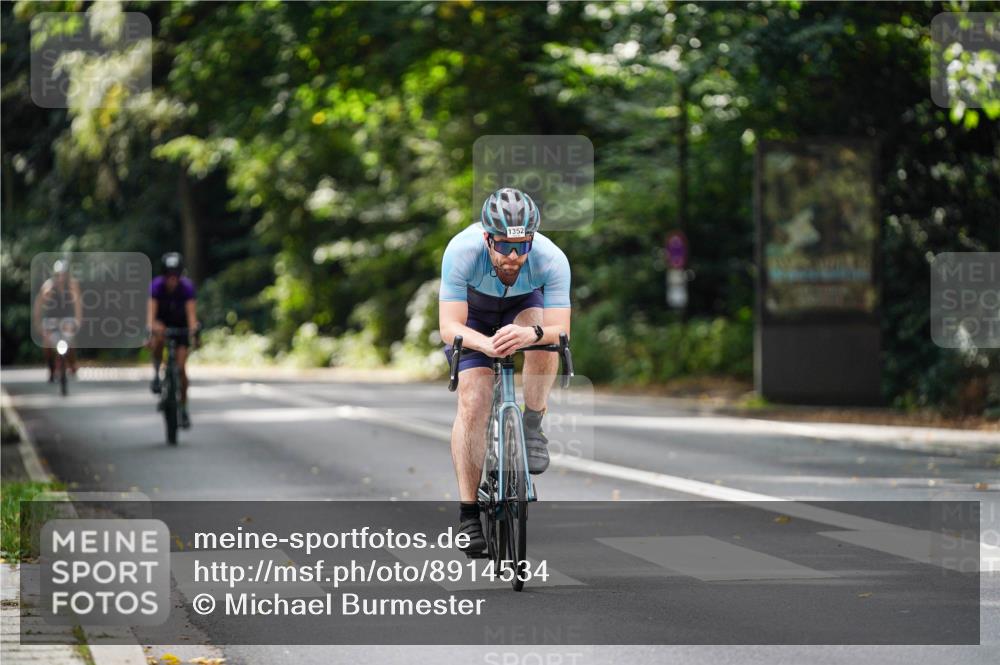 14.09.2025 - Stadtparktriathlon Michael Burmester http://msf.ph/oto/8914534 14.09.2025 12:36:19 Radfahren 1299, 1339, 1352 meine-sportfotos.de